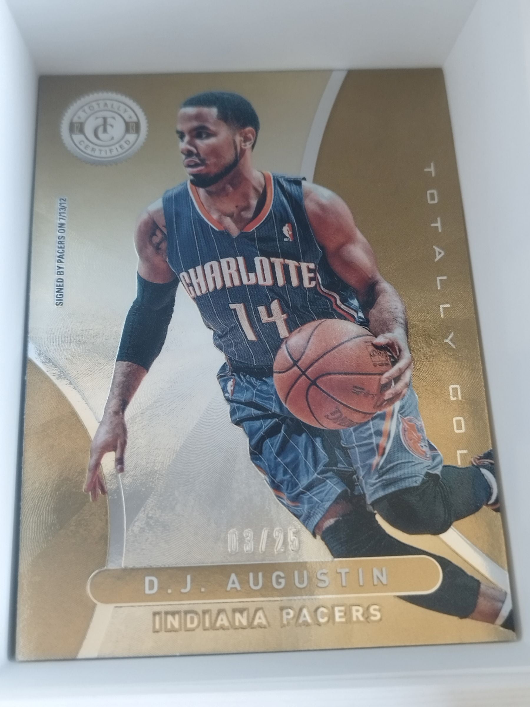 D.J. Augustin Totally Gold /25 — 2012-13 Totally Certified #191