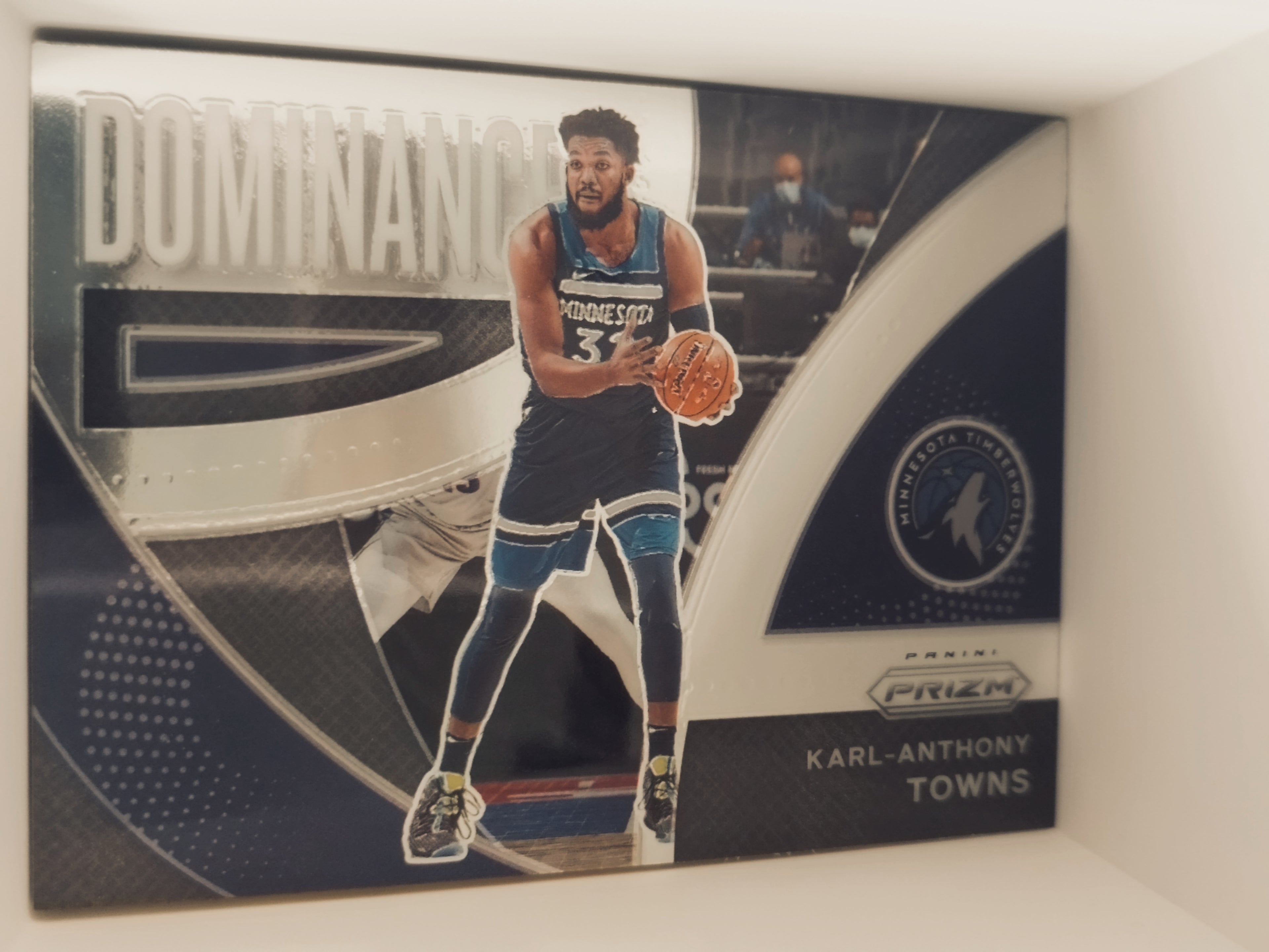 Karl-Anthony Towns 2021-22 Panini Prizm Dominance #9
